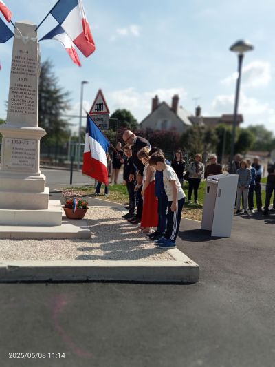 8 MAI 2025